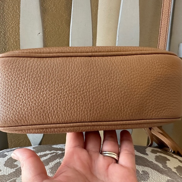 ‼️SOLD‼️ Gucci Soho Disco Bag Small Leather Camelia Beige Crossbody - Picture 5 of 16